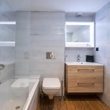 Moderne Au Centre De Avec Parking Et Wifi - Fr-1-563-156 *